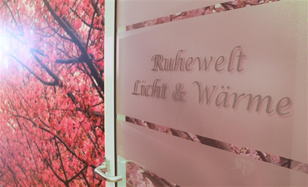 Ruhewelt Licht & Wärme – Infrarot und Solarien für wohltuende Tiefenwärme